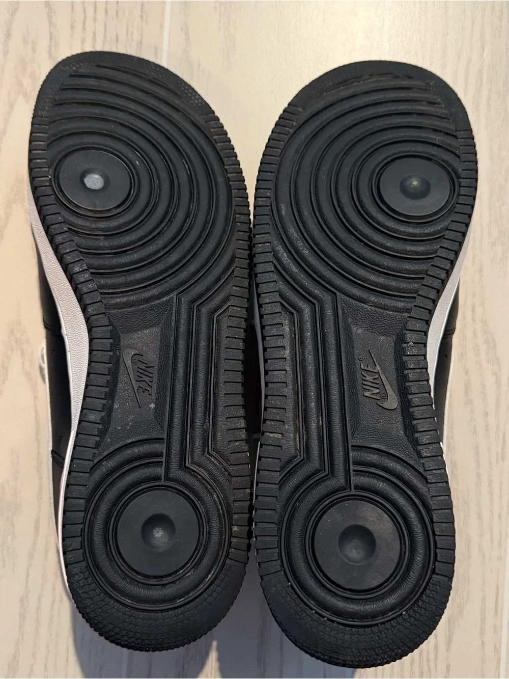 Nike Air Force 1 Low Men’s 13 Black White Red Leather Sneakers